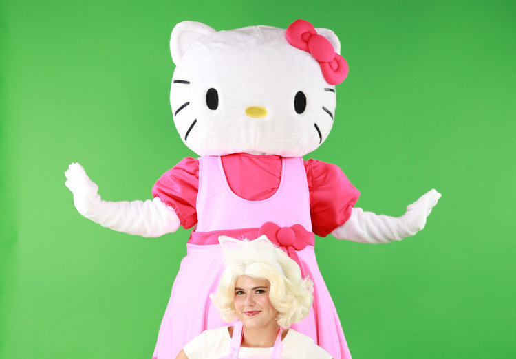 Hello Kitty Mascot & Assistant